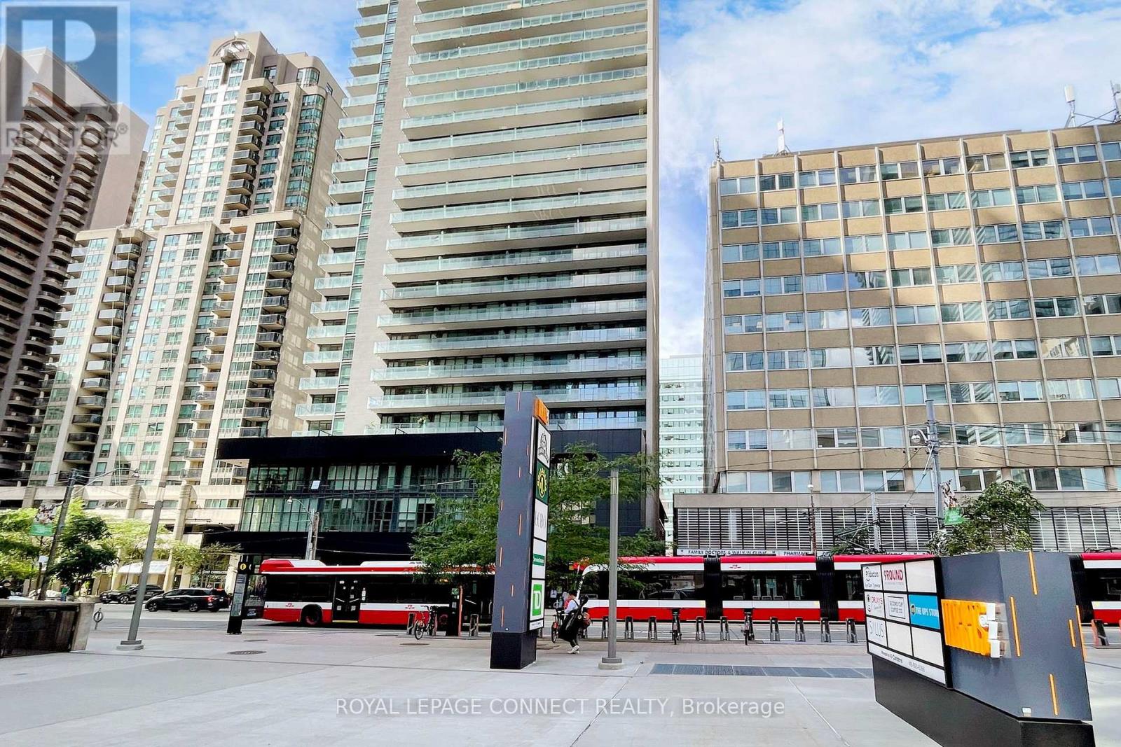 605 - 750 Bay Street, Toronto, Ontario  M5G 1N6 - Photo 3 - C12404735