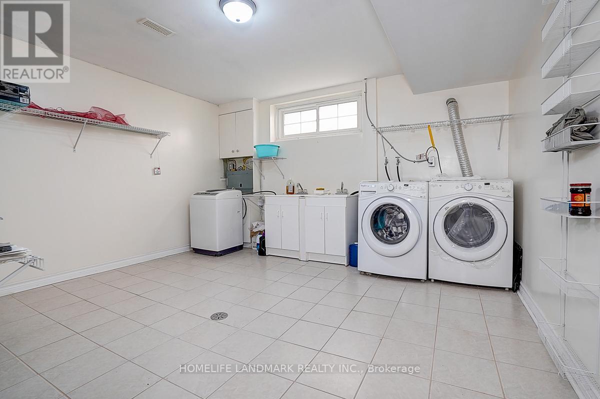 19 Stubbs Drive, Toronto (St. Andrew-Windfields), Ontario  M2L 2R2 - Photo 43 - C12404761