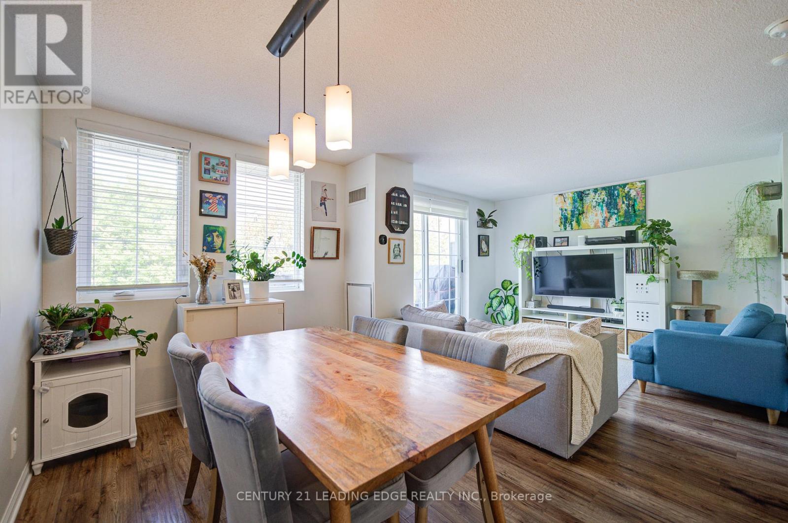 Th302 - 39 Shank Street, Toronto, Ontario  M6J 3X3 - Photo 14 - C12404804