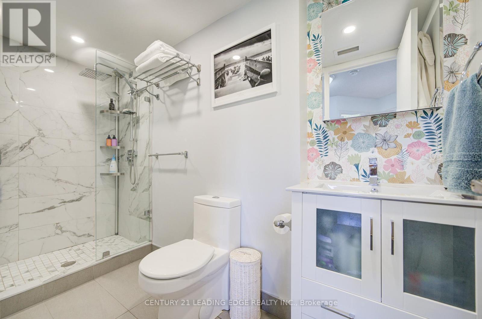 Th302 - 39 Shank Street, Toronto, Ontario  M6J 3X3 - Photo 17 - C12404804
