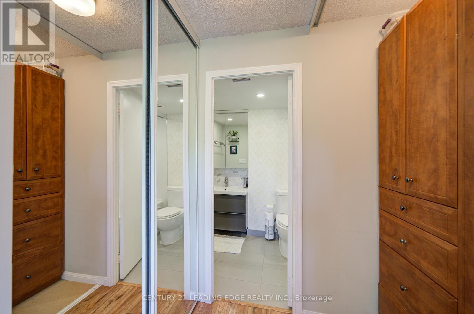 Th302 - 39 Shank Street, Toronto, Ontario  M6J 3X3 - Photo 24 - C12404804