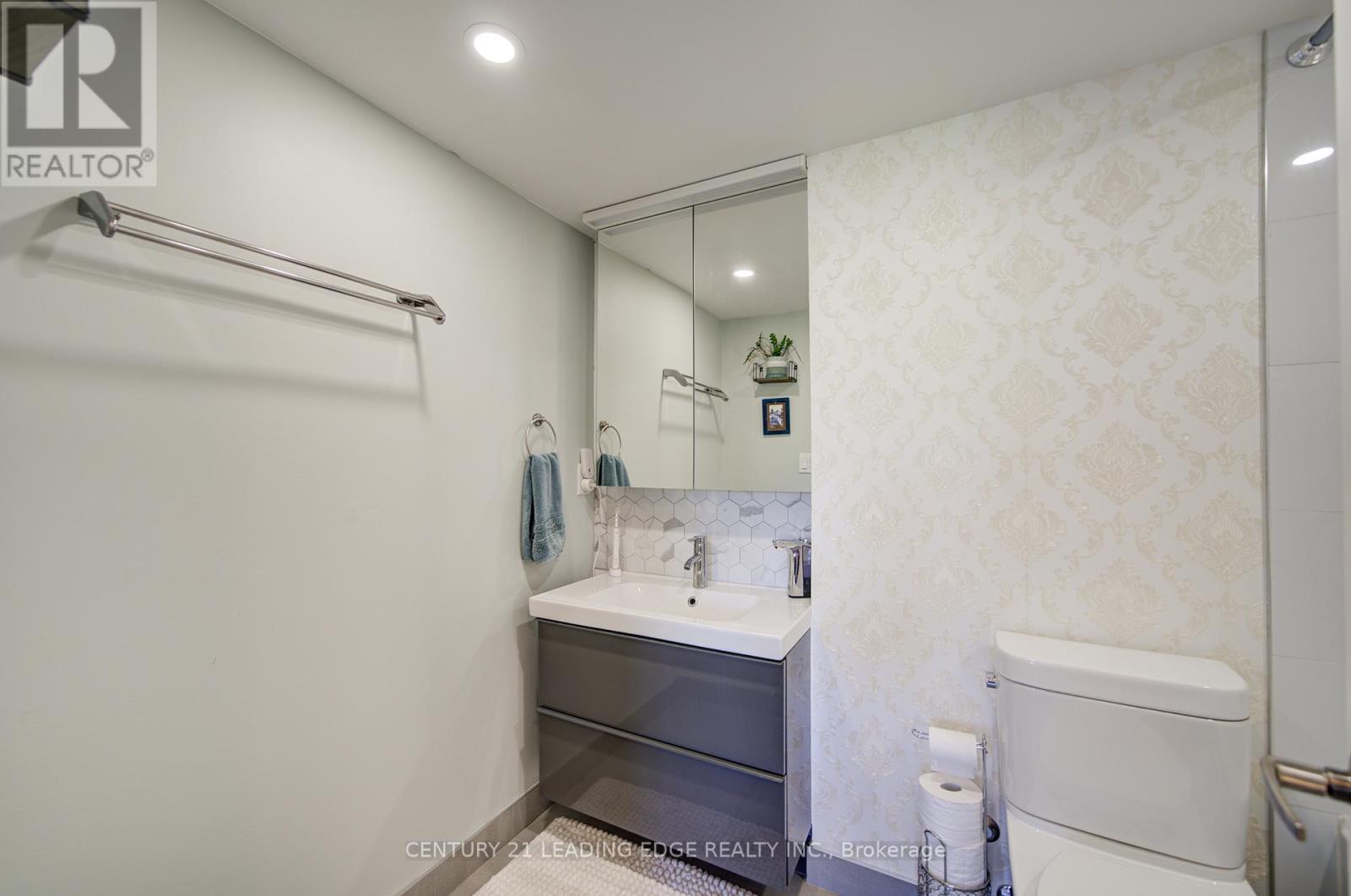 Th302 - 39 Shank Street, Toronto, Ontario  M6J 3X3 - Photo 25 - C12404804