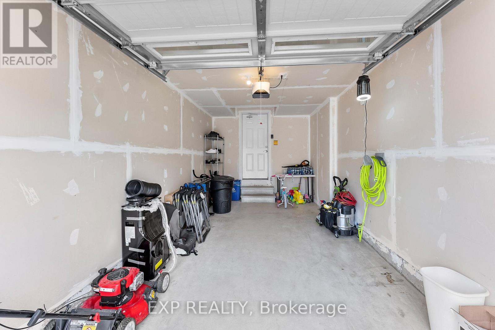 7732 Redbud Lane, Niagara Falls, Ontario  L2H 3R9 - Photo 7 - X12404839