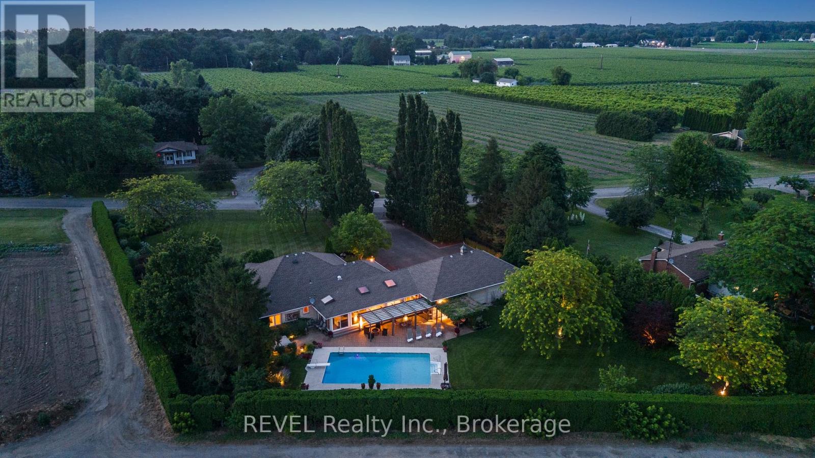39 Hunter Road, Niagara-On-The-Lake, Ontario  L0S 1J0 - Photo 12 - X12404849