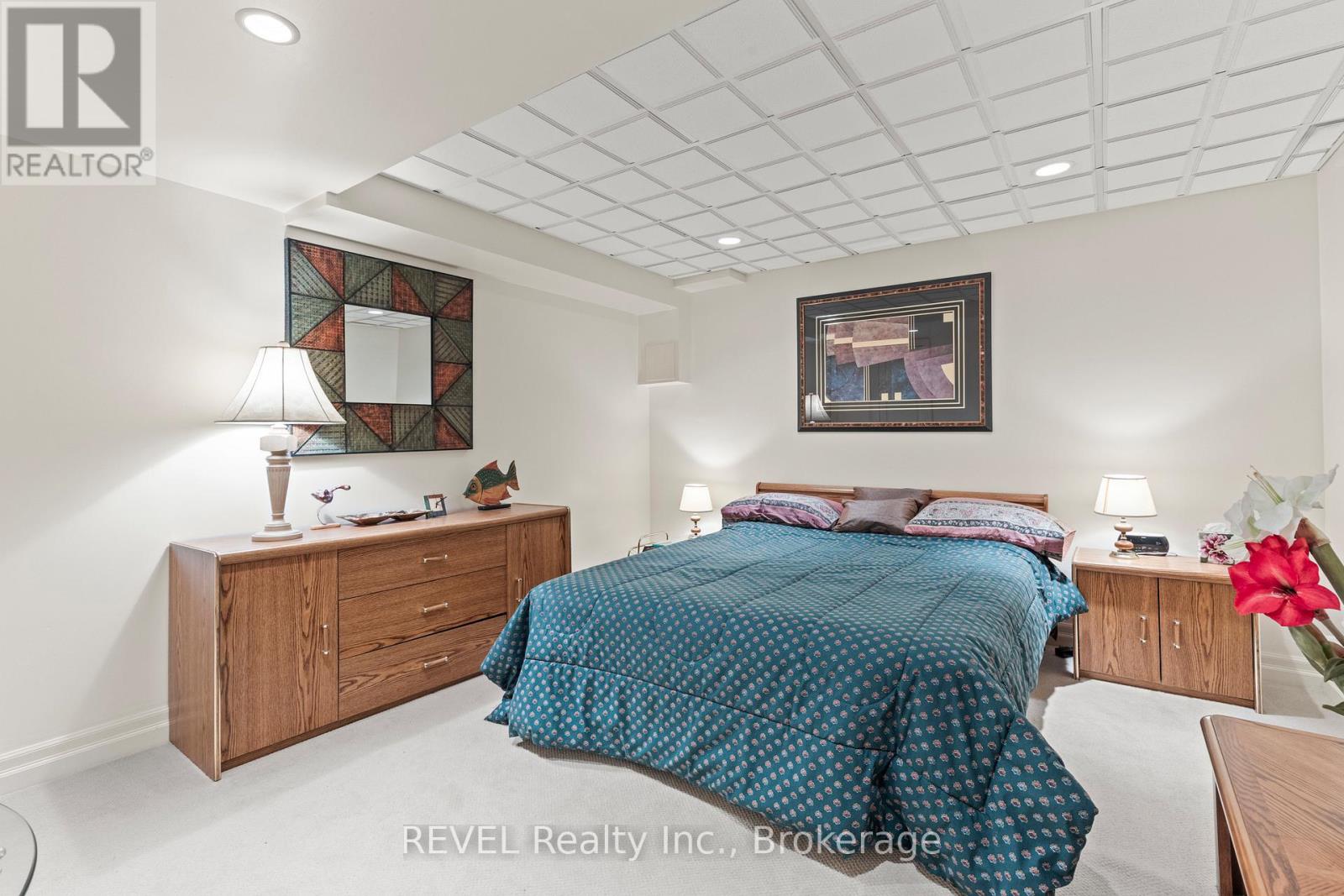 39 Hunter Road, Niagara-On-The-Lake, Ontario  L0S 1J0 - Photo 33 - X12404849