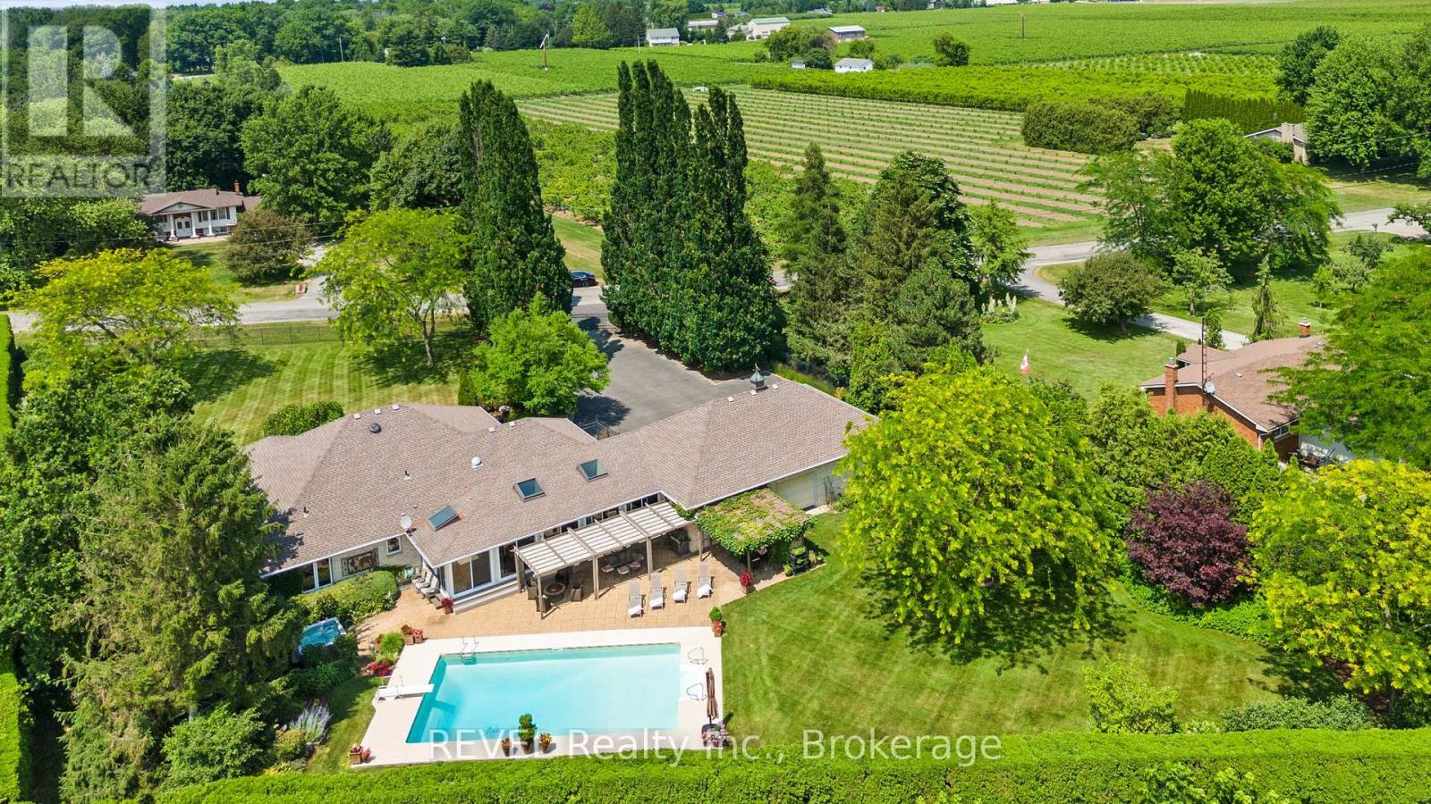 39 Hunter Road, Niagara-On-The-Lake, Ontario  L0S 1J0 - Photo 47 - X12404849