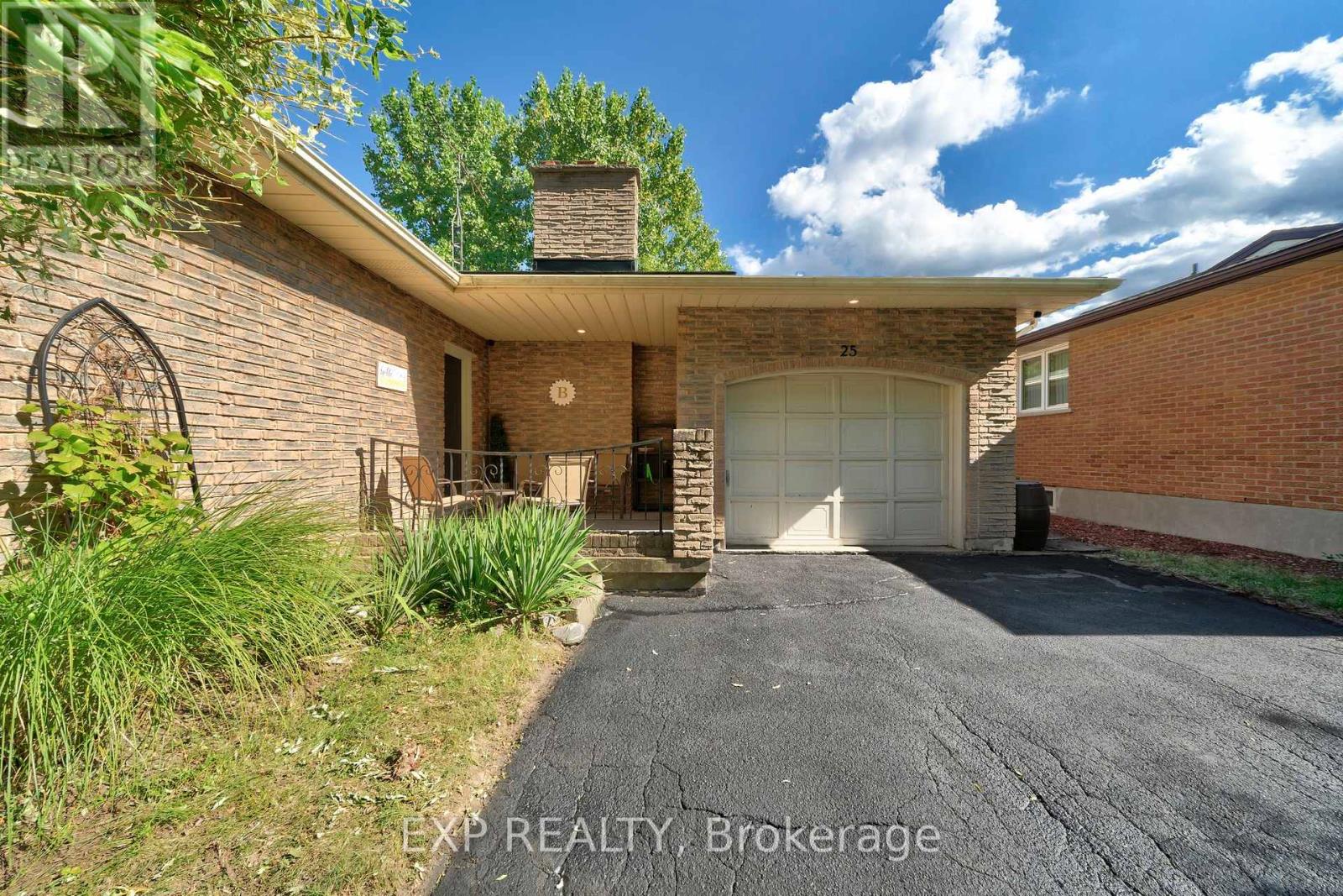25 Ziraldo Road, St. Catharines, Ontario  L2N 6S7 - Photo 5 - X12404885