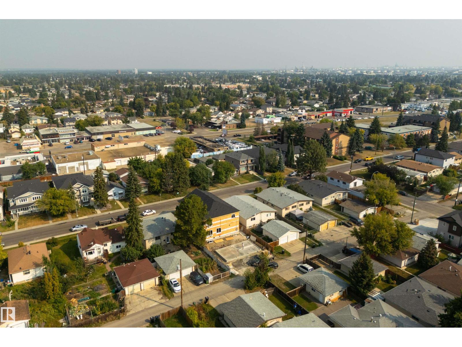 Property at 7323 81 AV NW image 5