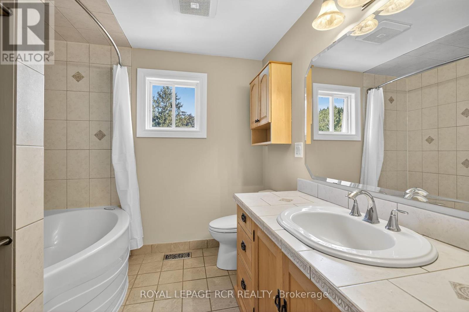 64 Bradley Court, New Tecumseth (Tottenham), Ontario  L0G 1W0 - Photo 26 - N12403109