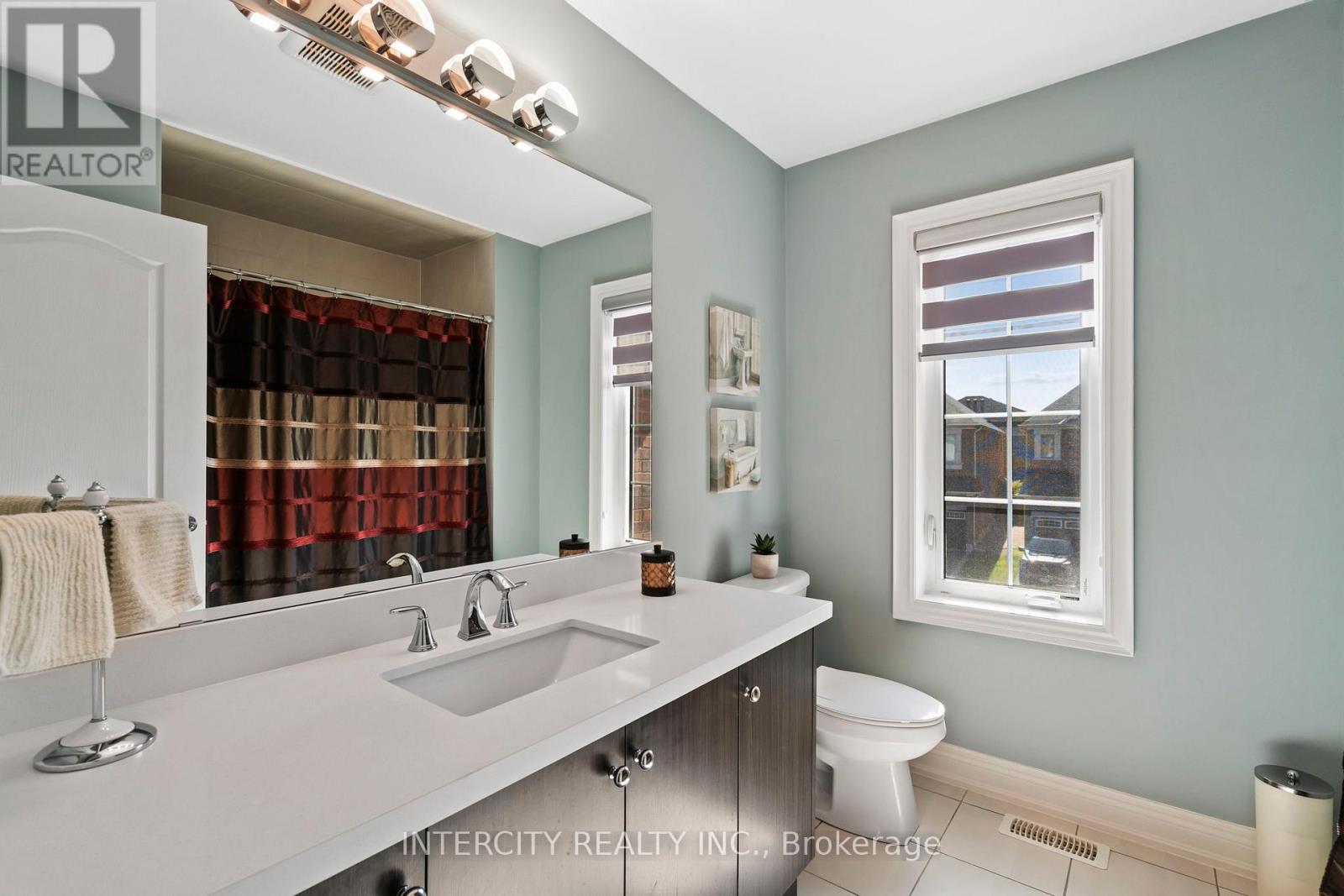 5 Wilke Trail, Bradford West Gwillimbury, Ontario  L3Z 0S8 - Photo 25 - N12404773