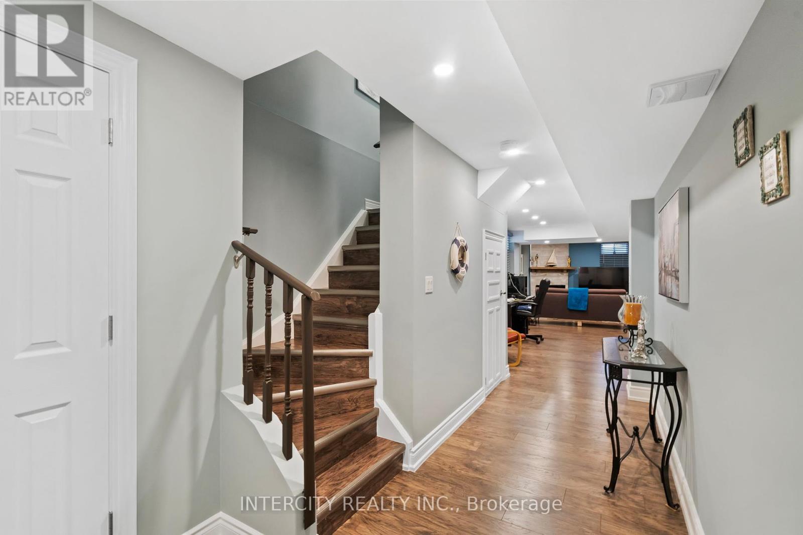 5 Wilke Trail, Bradford West Gwillimbury, Ontario  L3Z 0S8 - Photo 27 - N12404773