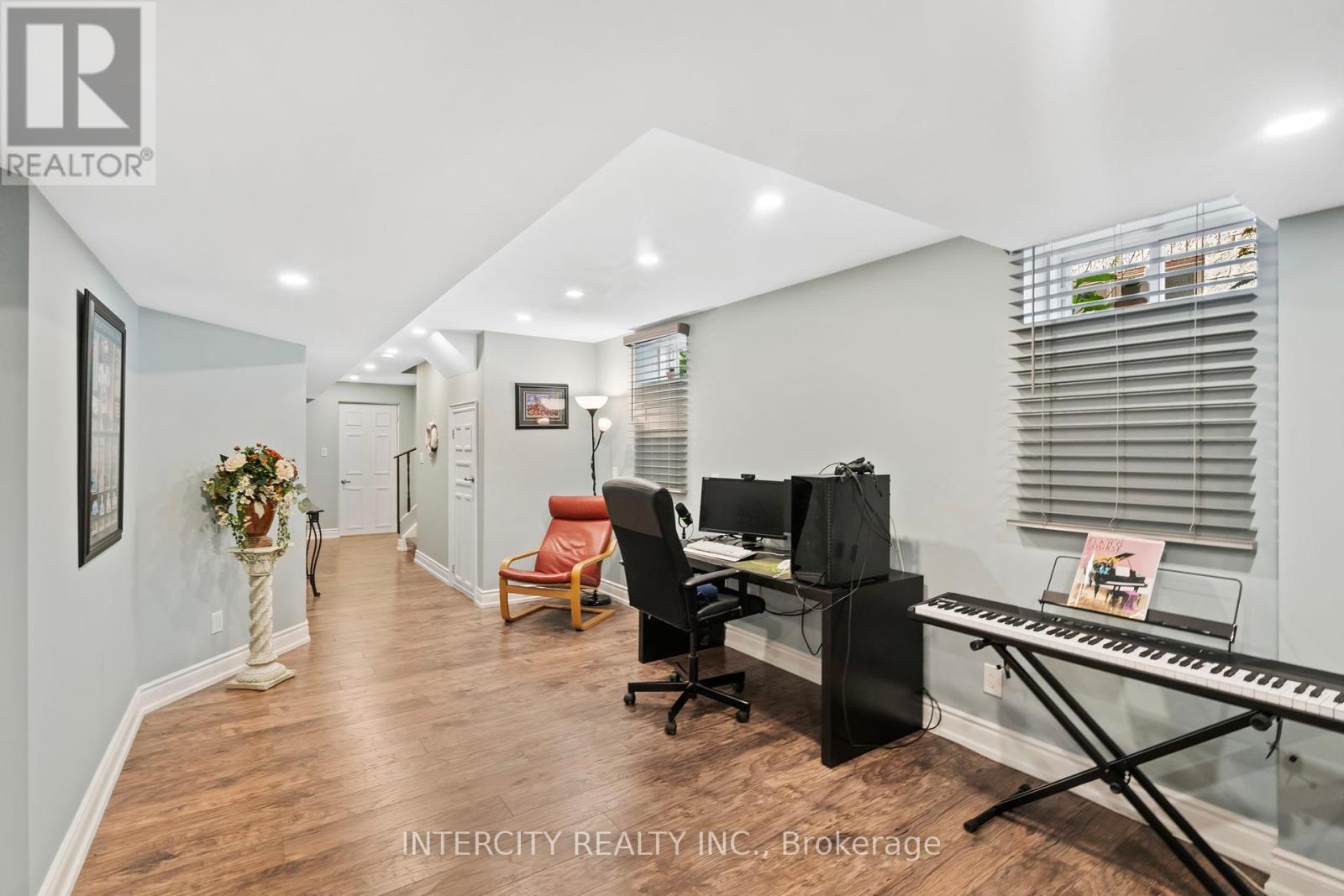 5 Wilke Trail, Bradford West Gwillimbury, Ontario  L3Z 0S8 - Photo 28 - N12404773