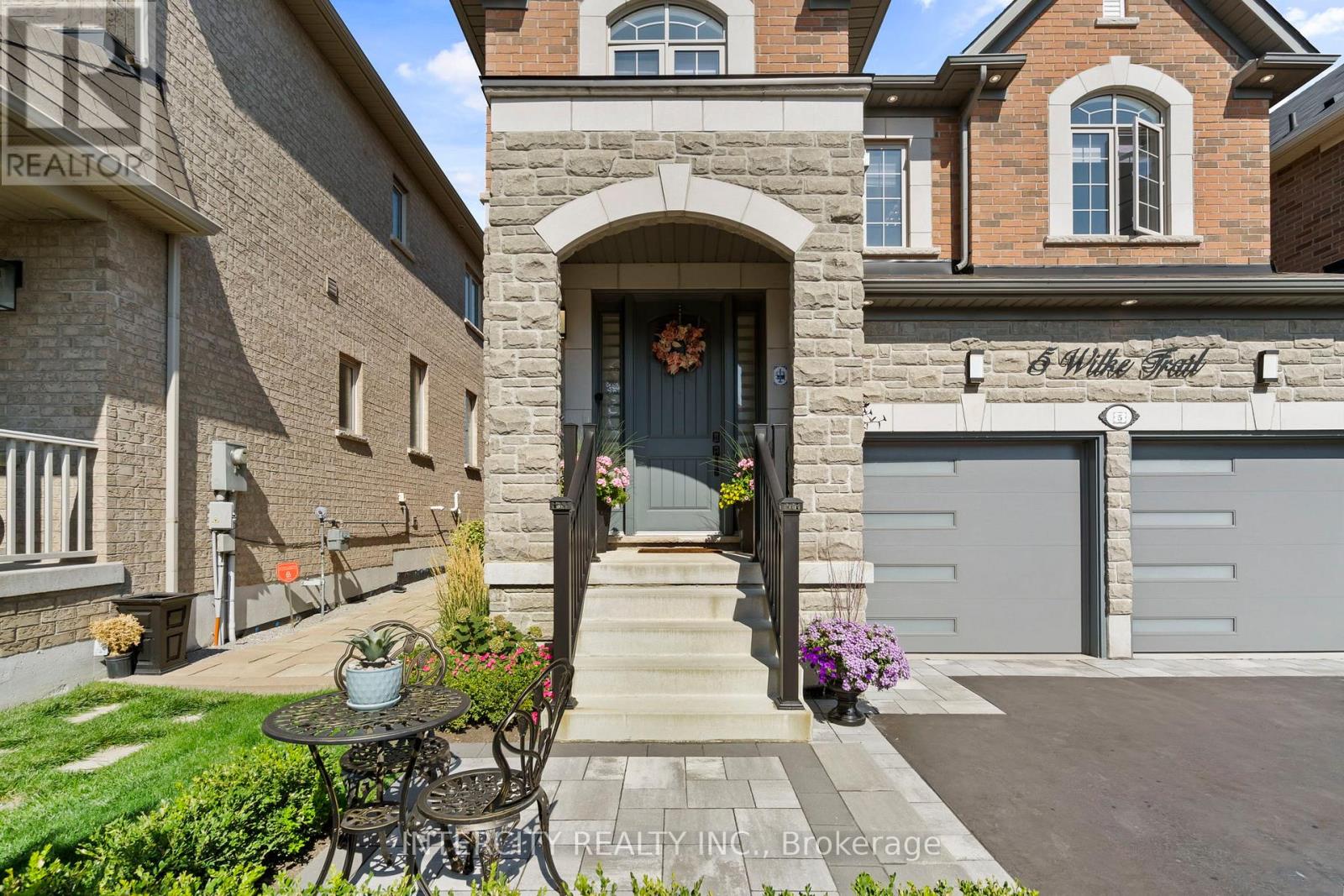 5 Wilke Trail, Bradford West Gwillimbury, Ontario  L3Z 0S8 - Photo 3 - N12404773