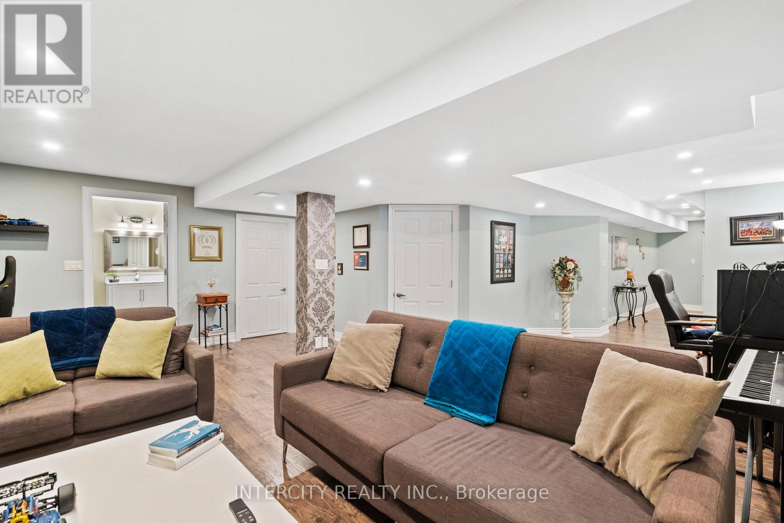 5 Wilke Trail, Bradford West Gwillimbury, Ontario  L3Z 0S8 - Photo 32 - N12404773