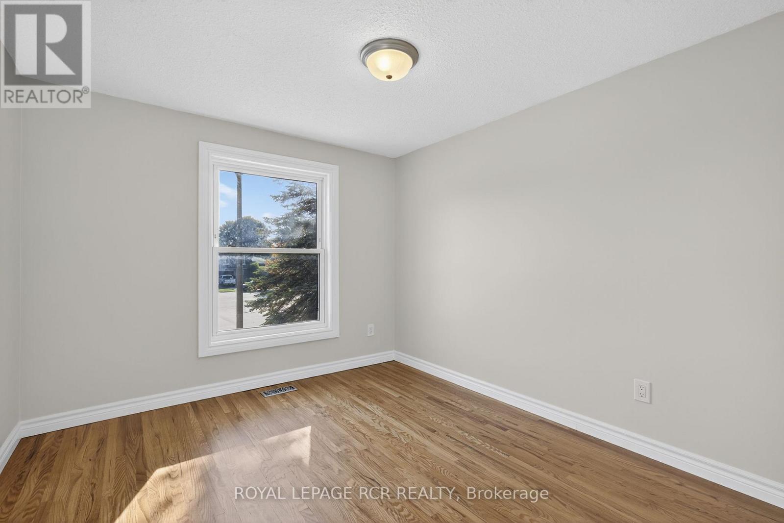 64 Bradley Court, New Tecumseth (Tottenham), Ontario  L0G 1W0 - Photo 21 - N12403109