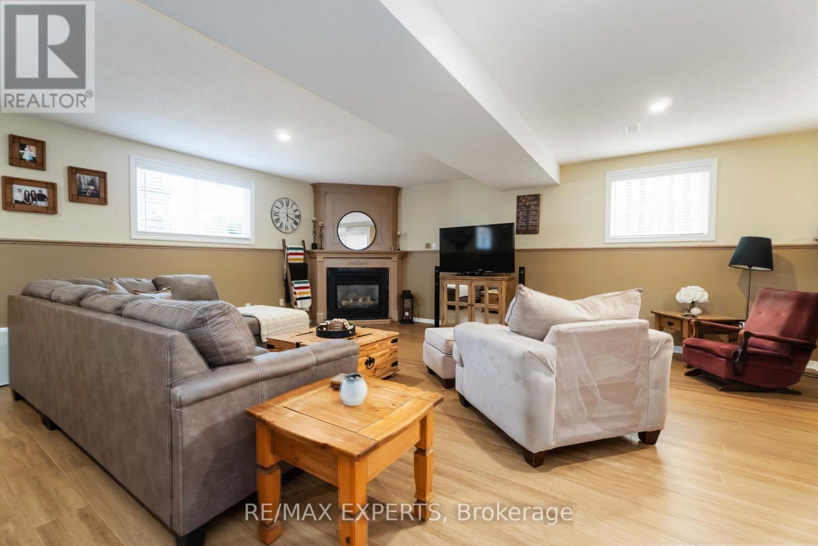 5991 Andrea Drive, Niagara Falls, Ontario  L2H 2Z9 - Photo 25 - X12403291
