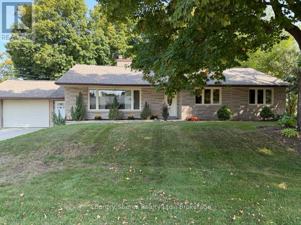647 Eugenie Street E, Saugeen Shores, Ontario  N0H 2C4 - Photo 2 - X12149268