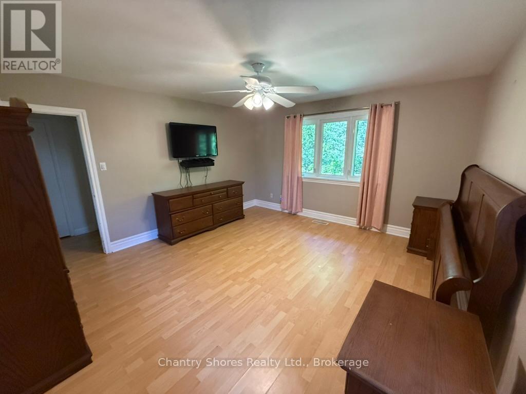 647 Eugenie Street E, Saugeen Shores, Ontario  N0H 2C4 - Photo 7 - X12149268