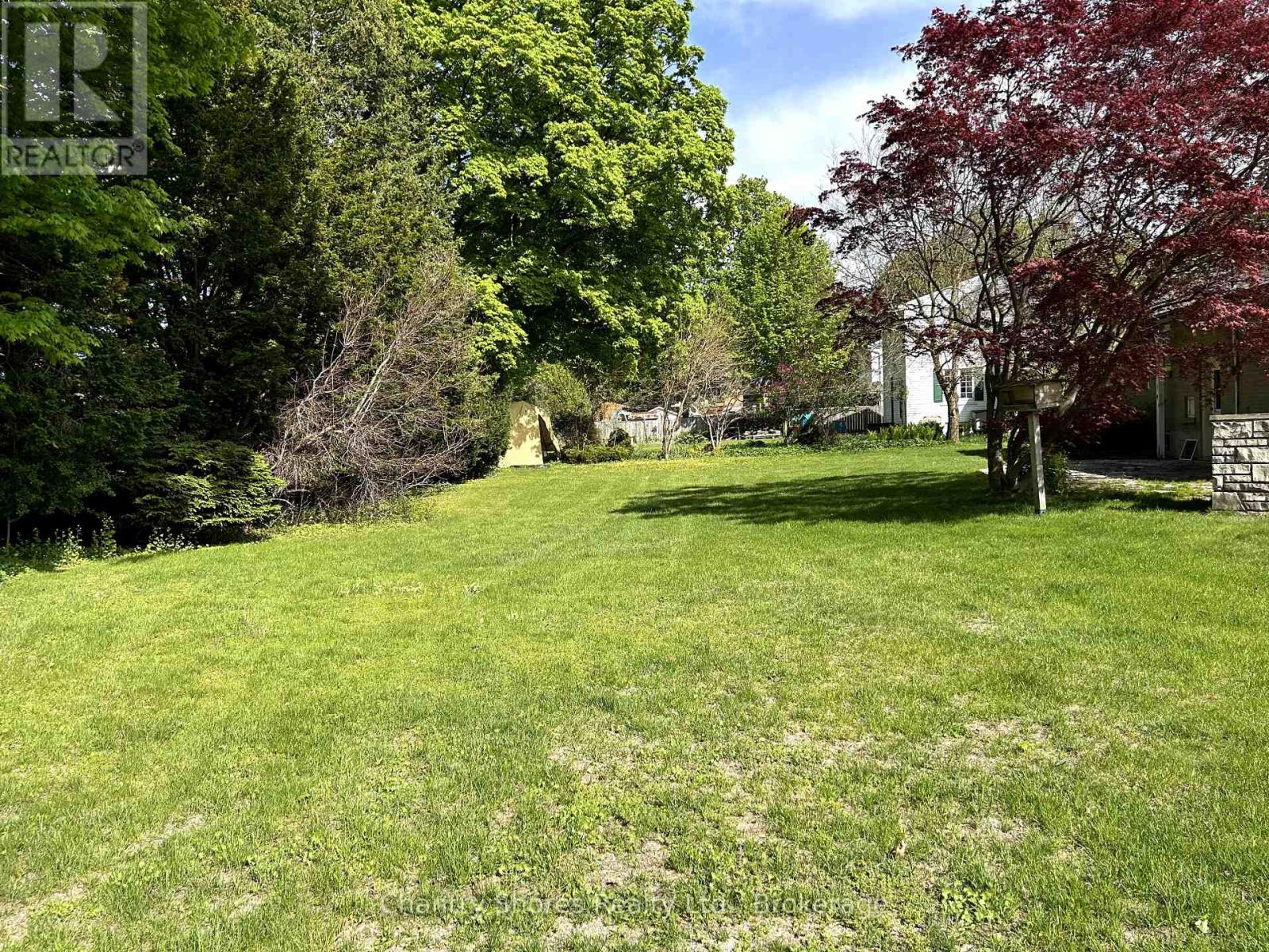 647 Eugenie Street E, Saugeen Shores, Ontario  N0H 2C4 - Photo 6 - X12149268