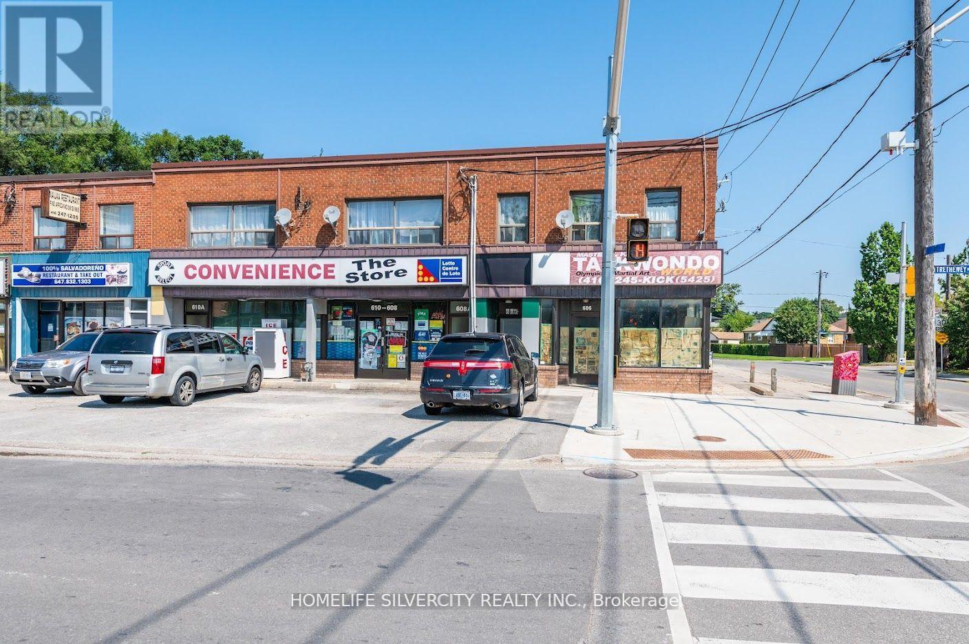 4 Brookhaven Drive, Toronto (Brookhaven-Amesbury), Ontario  M6M 4N7 - Photo 12 - W12404742