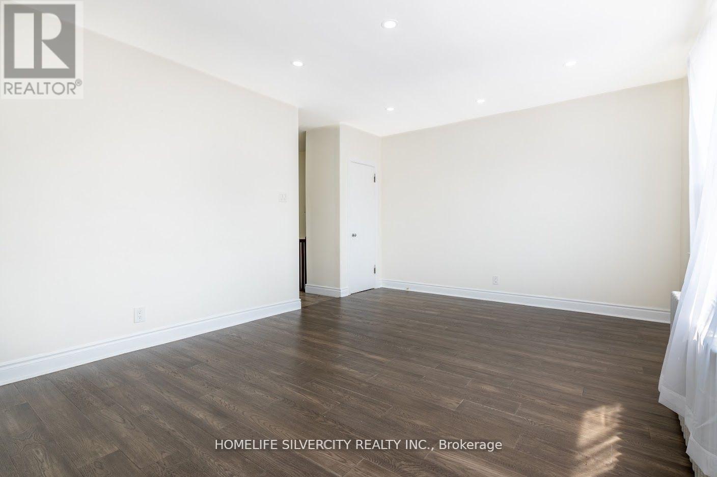 4 Brookhaven Drive, Toronto (Brookhaven-Amesbury), Ontario  M6M 4N7 - Photo 25 - W12404742