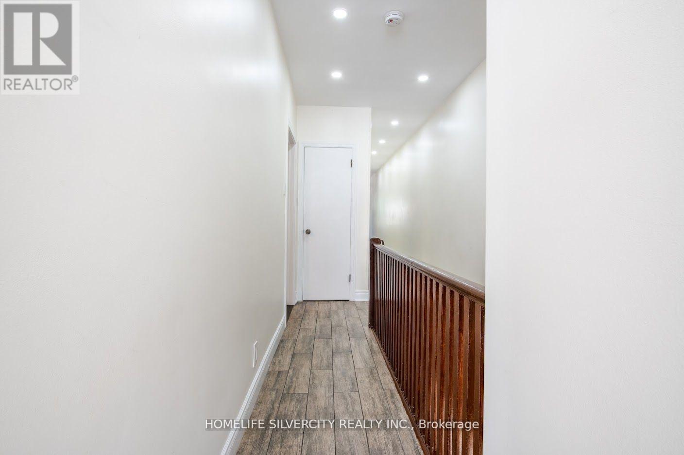 4 Brookhaven Drive, Toronto (Brookhaven-Amesbury), Ontario  M6M 4N7 - Photo 28 - W12404742