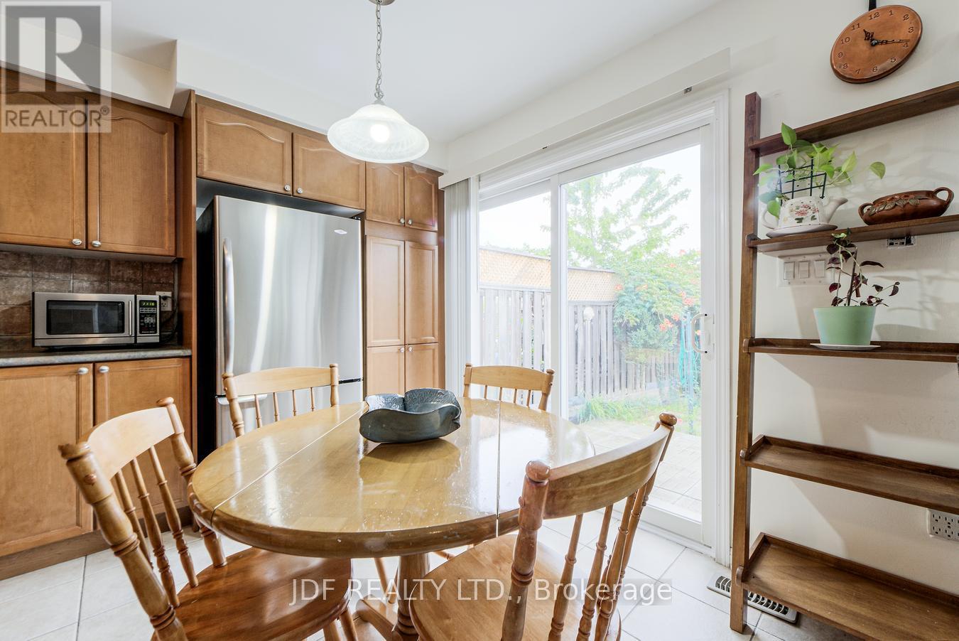 3178 Stornoway Circle, Oakville, Ontario  L6M 5H7 - Photo 12 - W12404763
