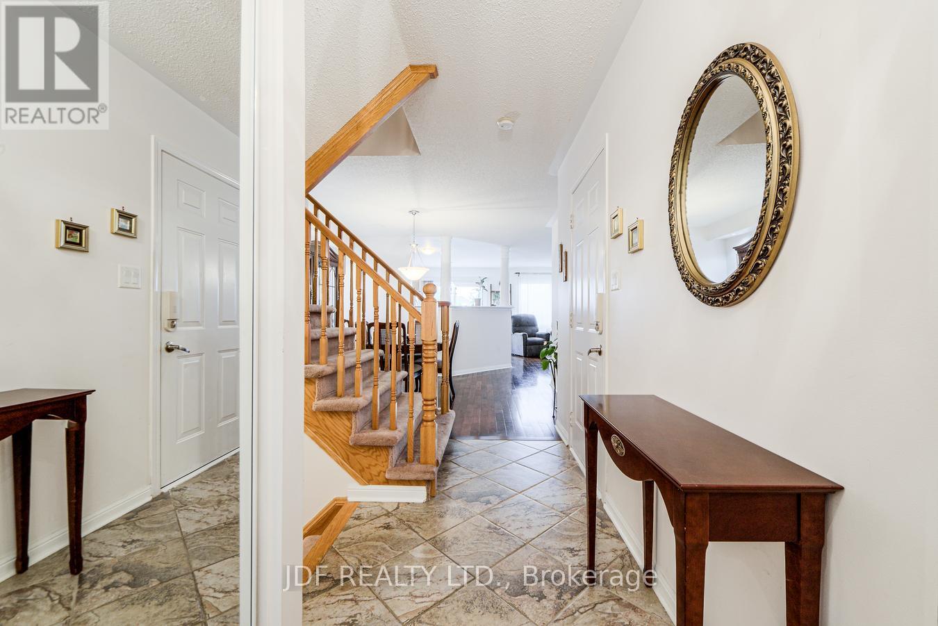 3178 Stornoway Circle, Oakville, Ontario  L6M 5H7 - Photo 5 - W12404763