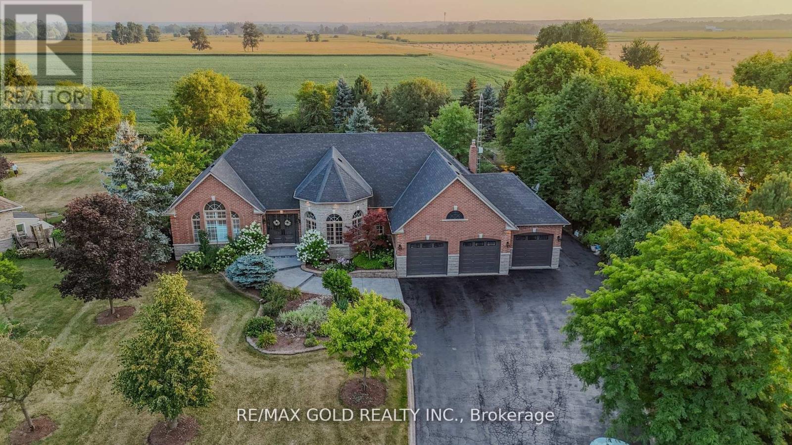12572 Heritage Road, Caledon, Ontario  L7C 1T3 - Photo 2 - W12404784