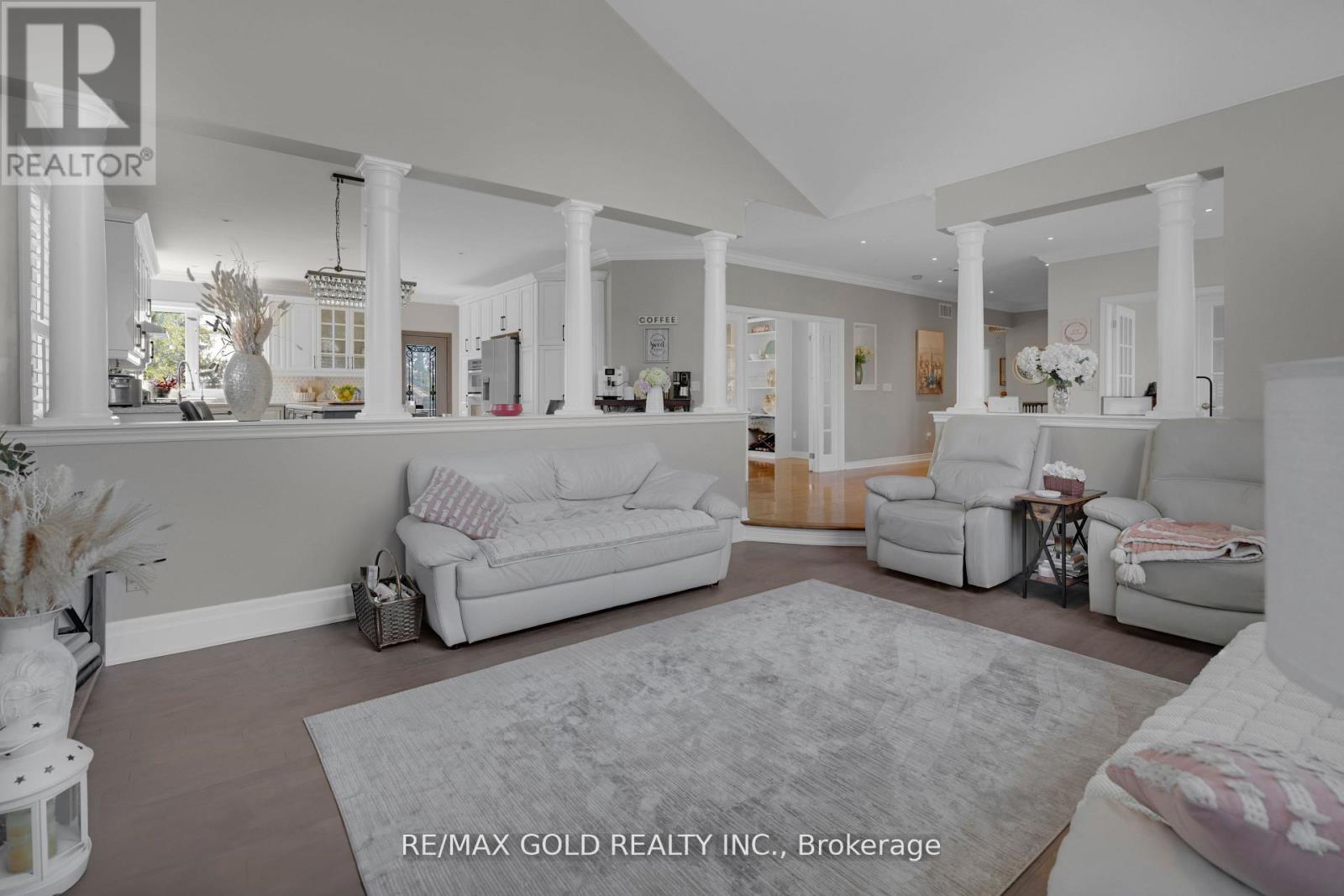 12572 Heritage Road, Caledon, Ontario  L7C 1T3 - Photo 7 - W12404784