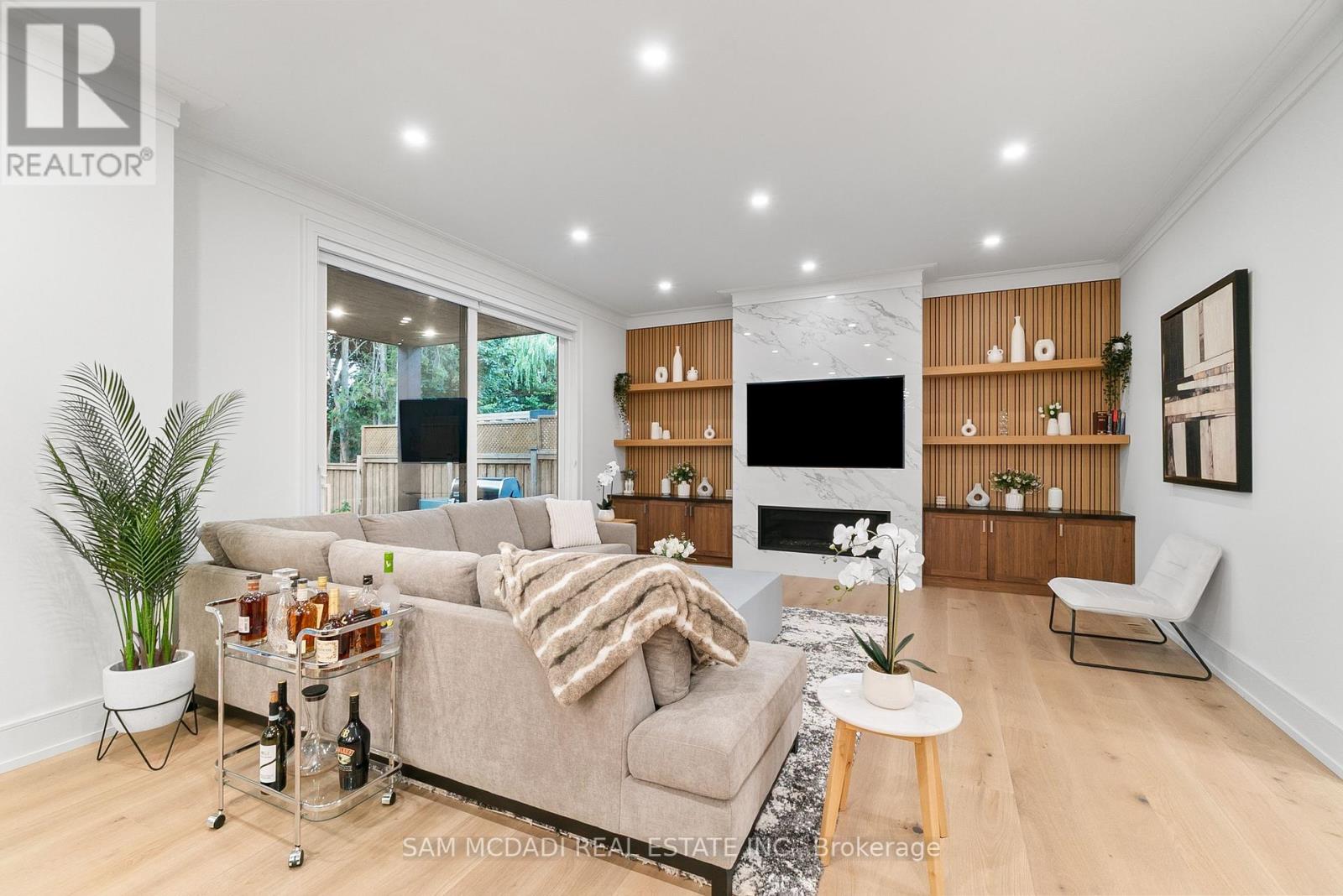 1509 Pembroke Drive, Oakville (Cp College Park), Ontario  L6H 1V6 - Photo 11 - W12404802