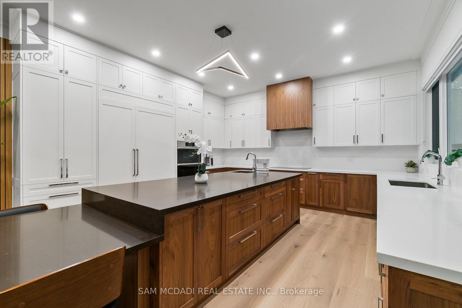 1509 Pembroke Drive, Oakville (Cp College Park), Ontario  L6H 1V6 - Photo 17 - W12404802