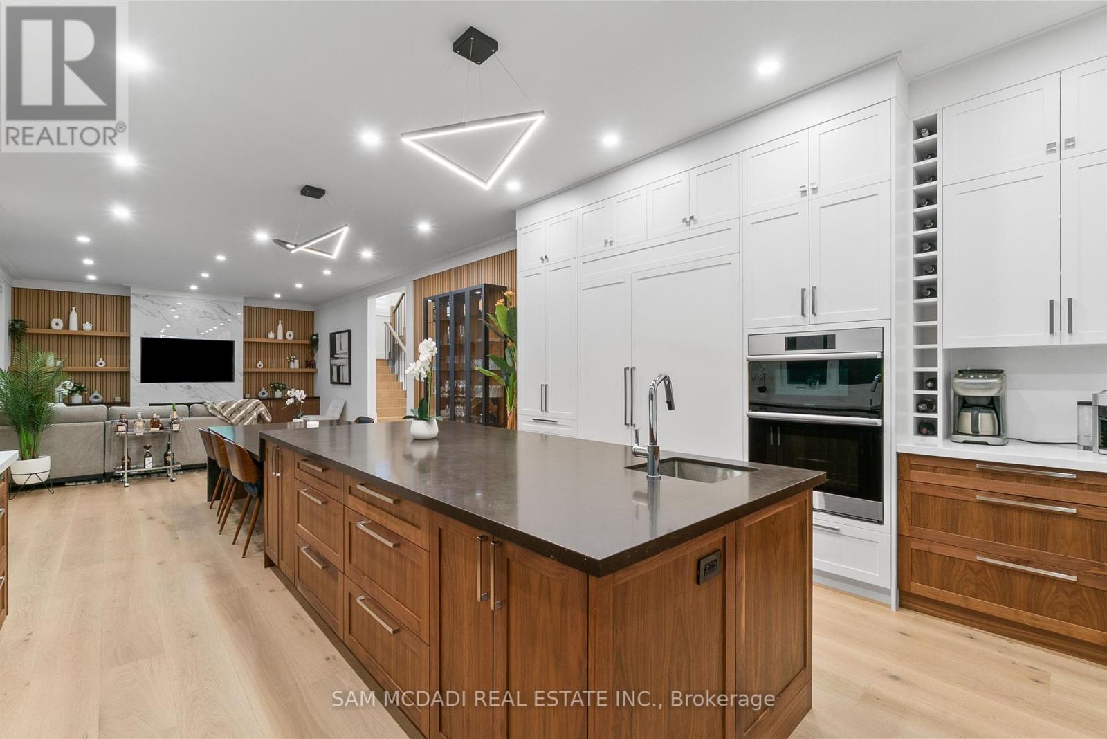1509 Pembroke Drive, Oakville (Cp College Park), Ontario  L6H 1V6 - Photo 18 - W12404802