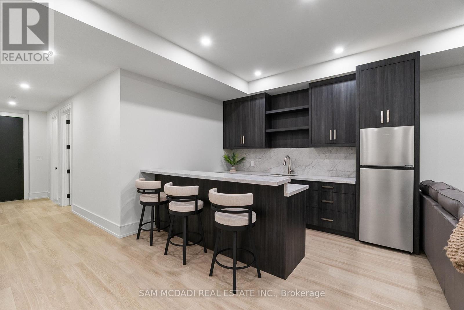 1509 Pembroke Drive, Oakville (Cp College Park), Ontario  L6H 1V6 - Photo 39 - W12404802