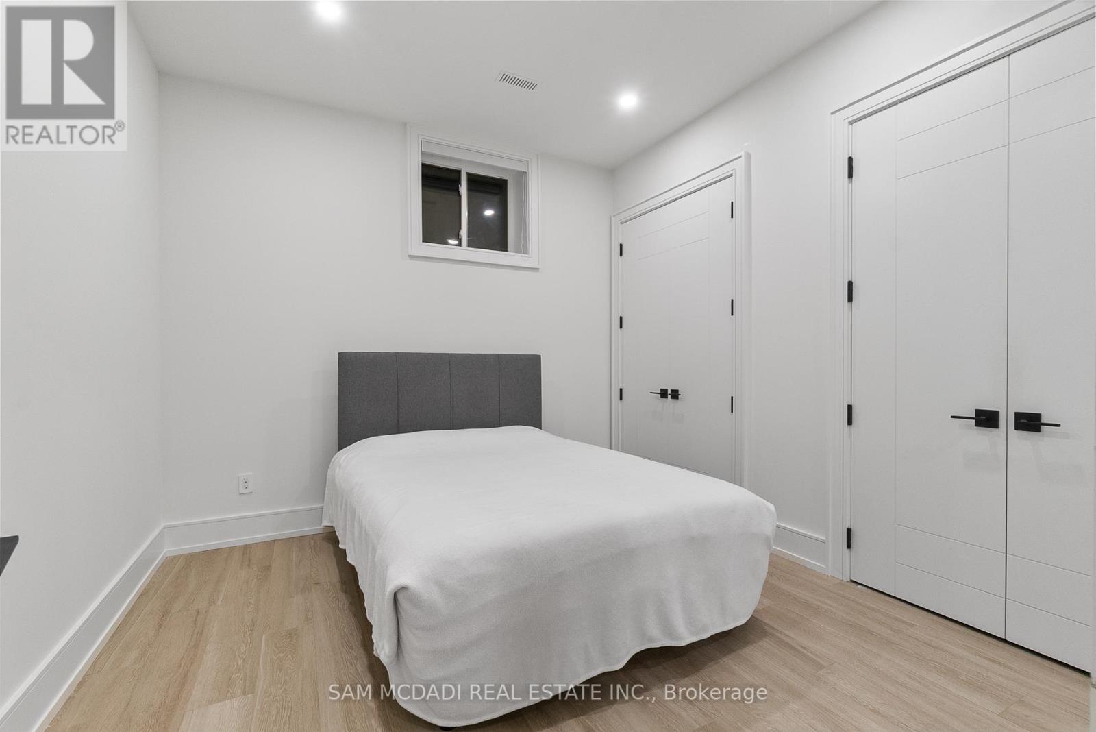 1509 Pembroke Drive, Oakville (Cp College Park), Ontario  L6H 1V6 - Photo 42 - W12404802