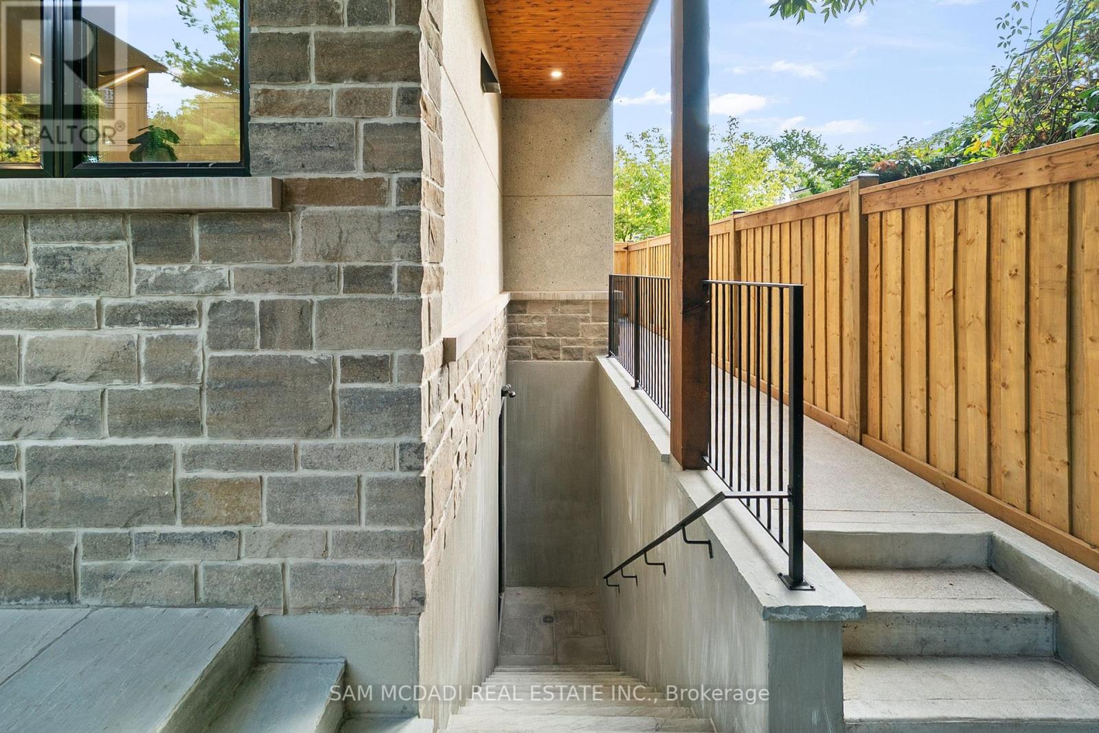 1509 Pembroke Drive, Oakville (Cp College Park), Ontario  L6H 1V6 - Photo 44 - W12404802