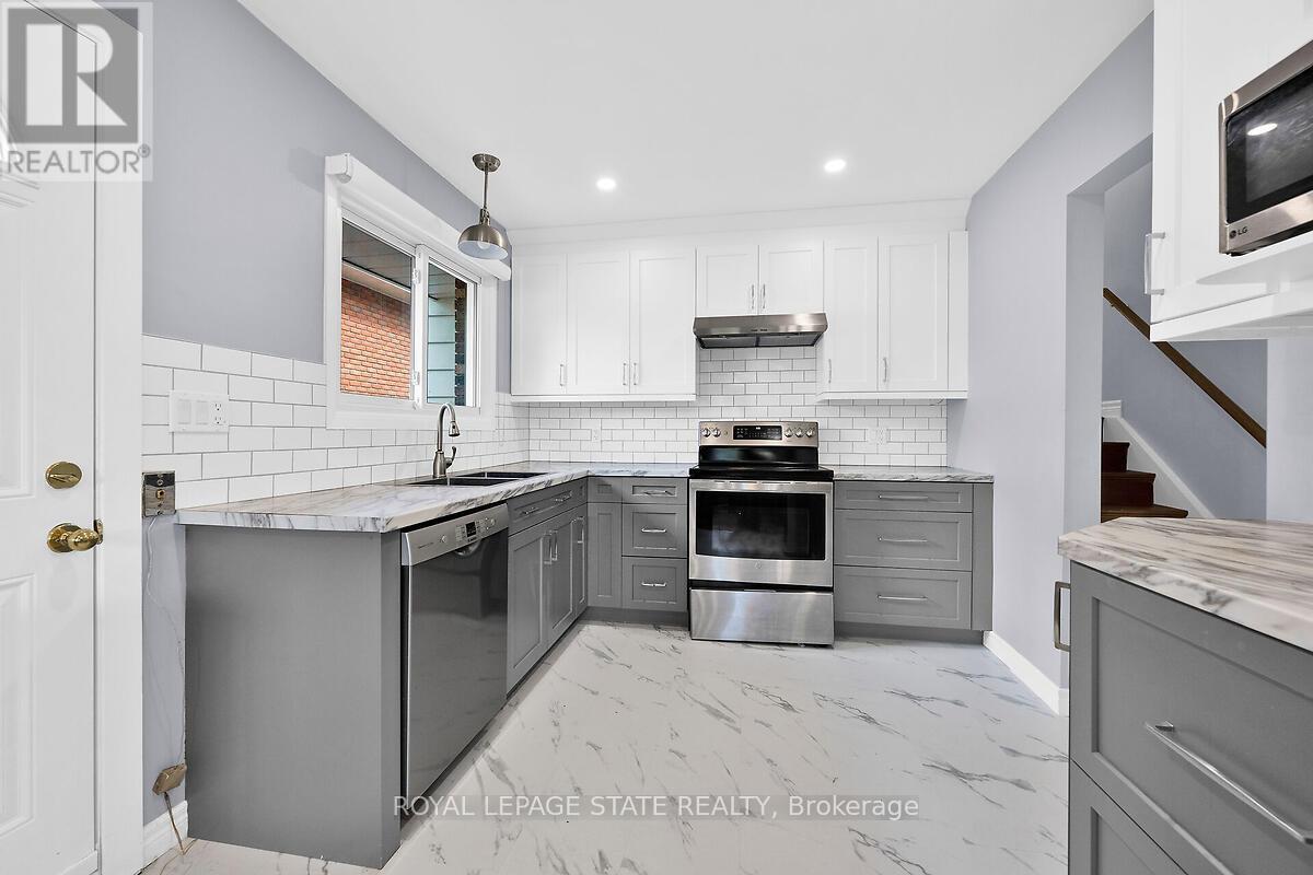 24 Oxford Street, Brantford, Ontario  N3R 5C6 - Photo 11 - X12404782