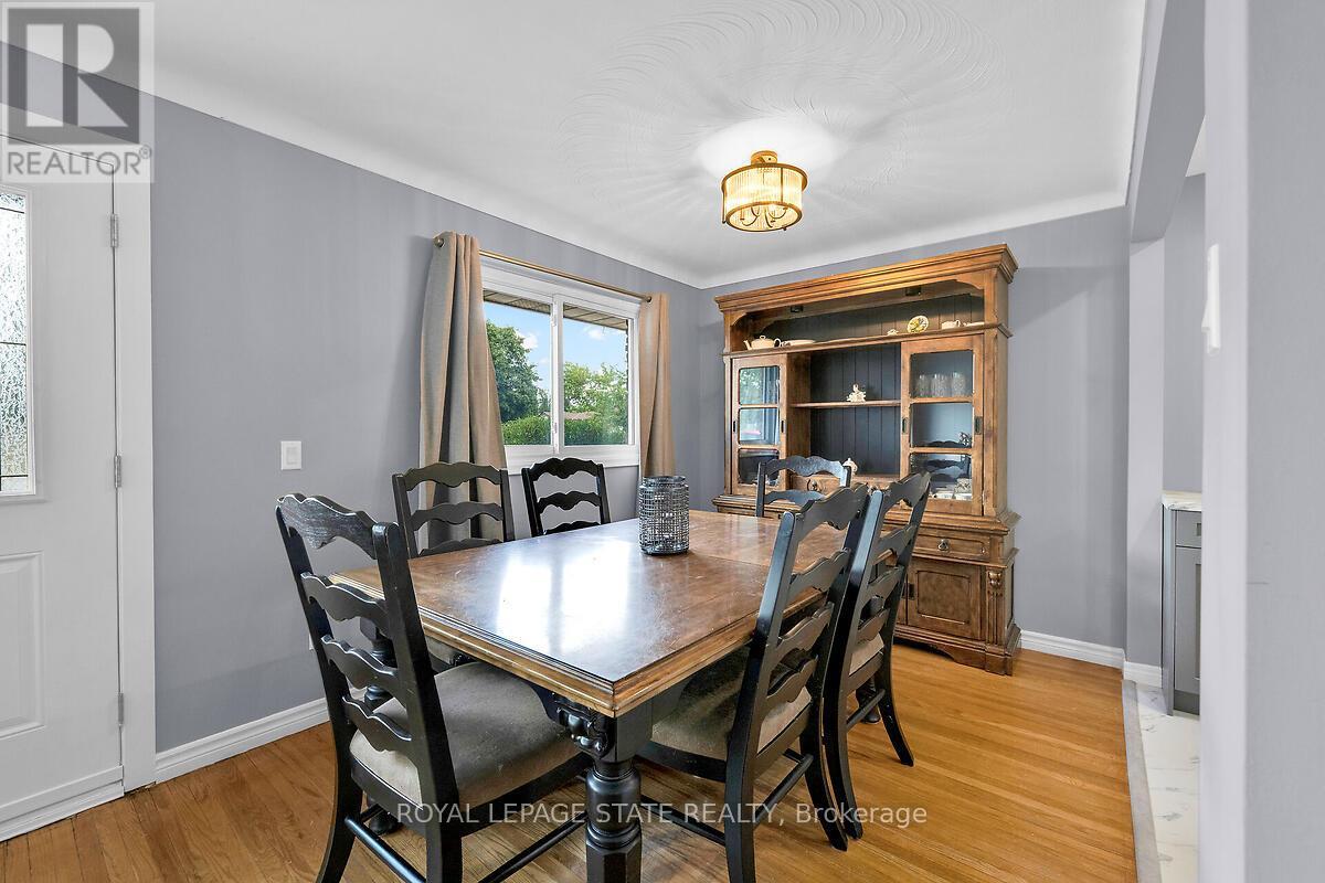 24 Oxford Street, Brantford, Ontario  N3R 5C6 - Photo 12 - X12404782