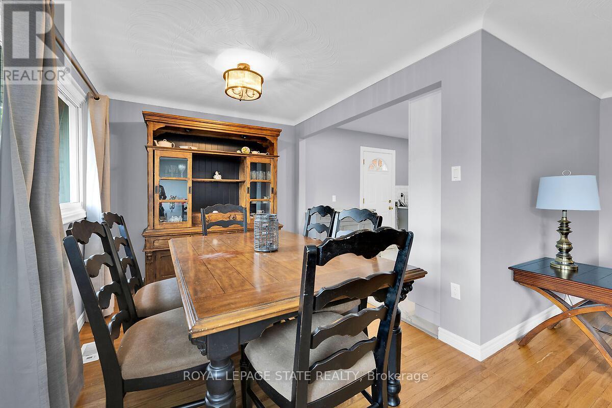 24 Oxford Street, Brantford, Ontario  N3R 5C6 - Photo 13 - X12404782