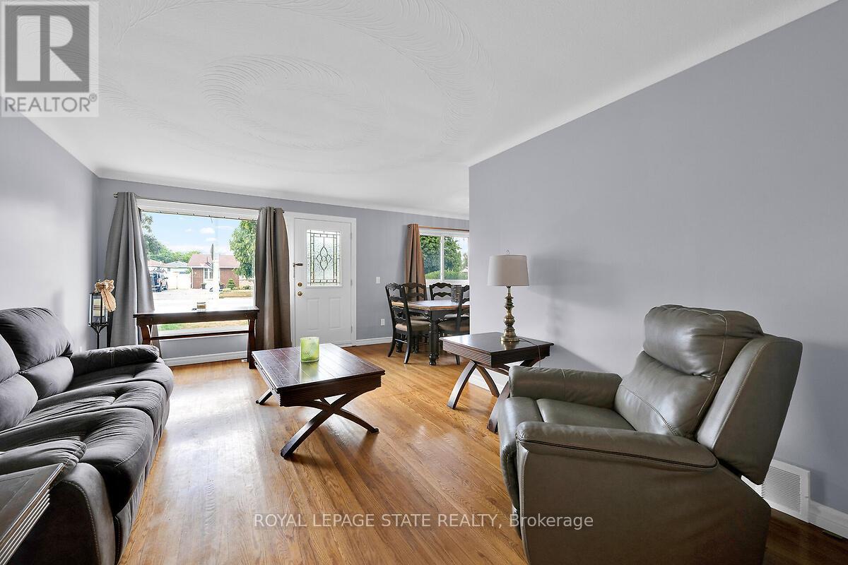 24 Oxford Street, Brantford, Ontario  N3R 5C6 - Photo 17 - X12404782