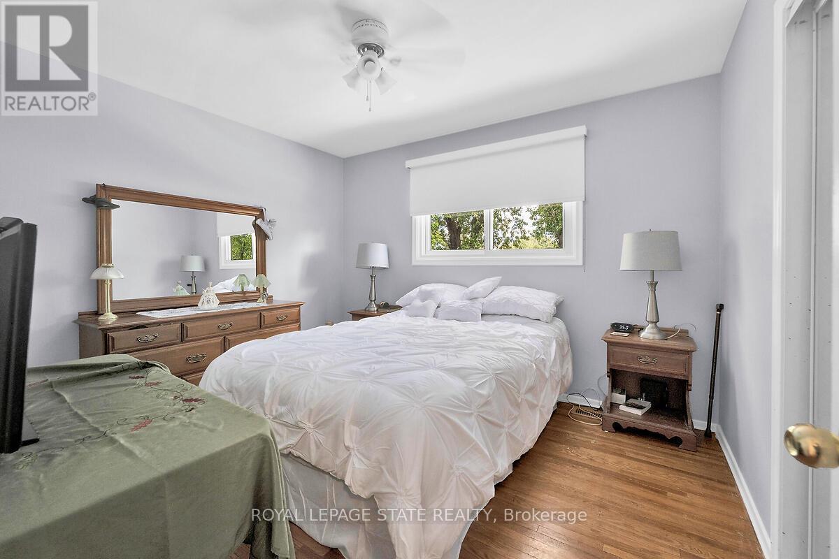 24 Oxford Street, Brantford, Ontario  N3R 5C6 - Photo 19 - X12404782