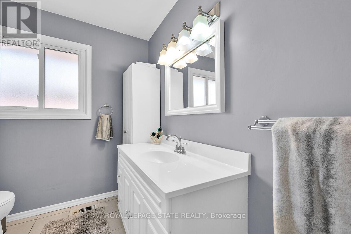 24 Oxford Street, Brantford, Ontario  N3R 5C6 - Photo 20 - X12404782