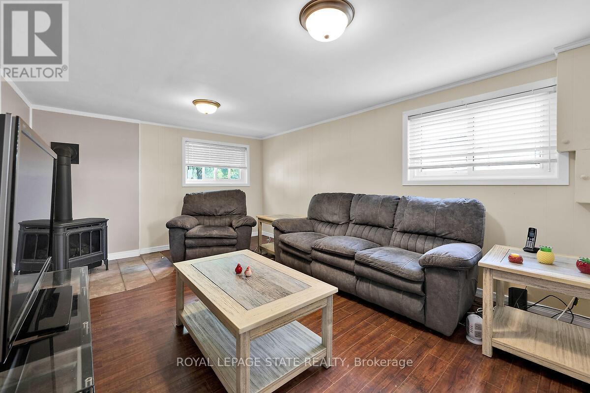 24 Oxford Street, Brantford, Ontario  N3R 5C6 - Photo 21 - X12404782