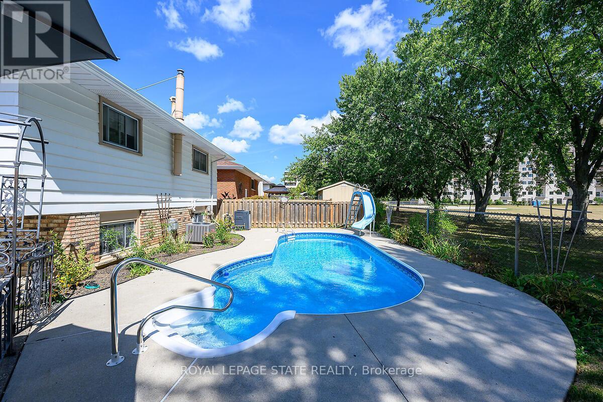 24 Oxford Street, Brantford, Ontario  N3R 5C6 - Photo 29 - X12404782