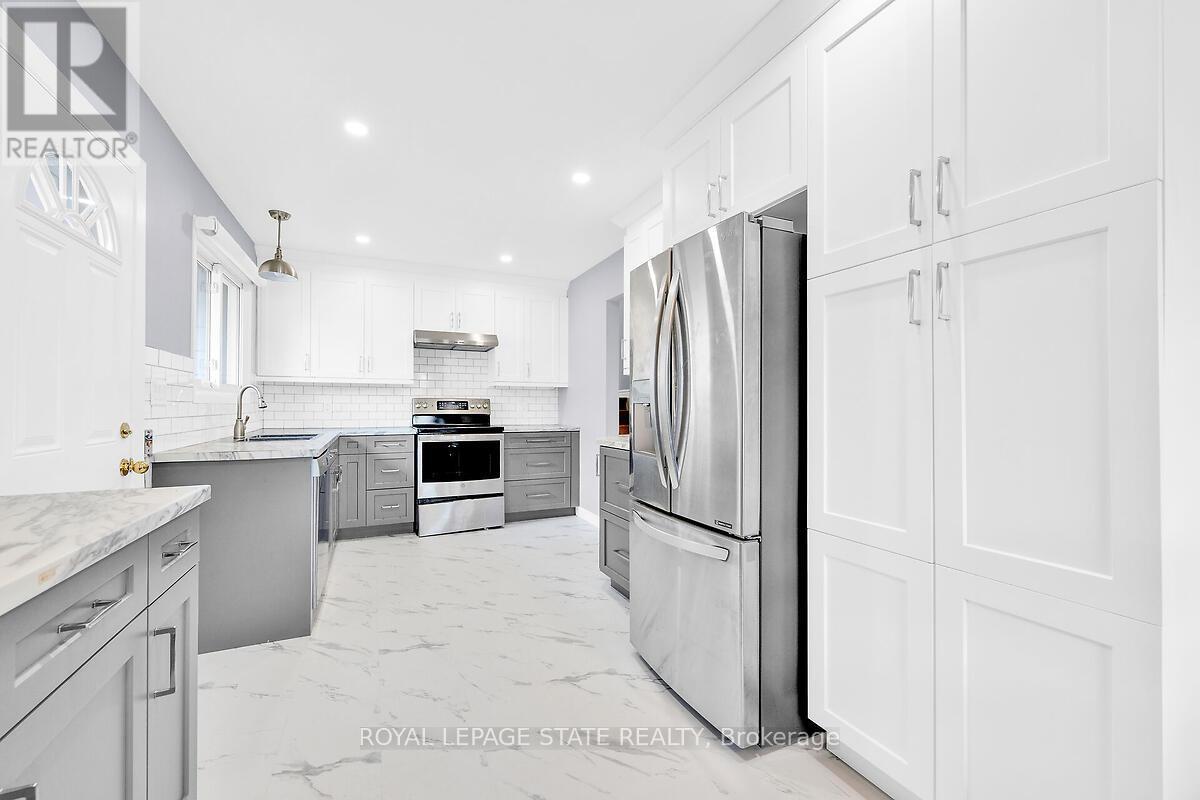 24 Oxford Street, Brantford, Ontario  N3R 5C6 - Photo 3 - X12404782
