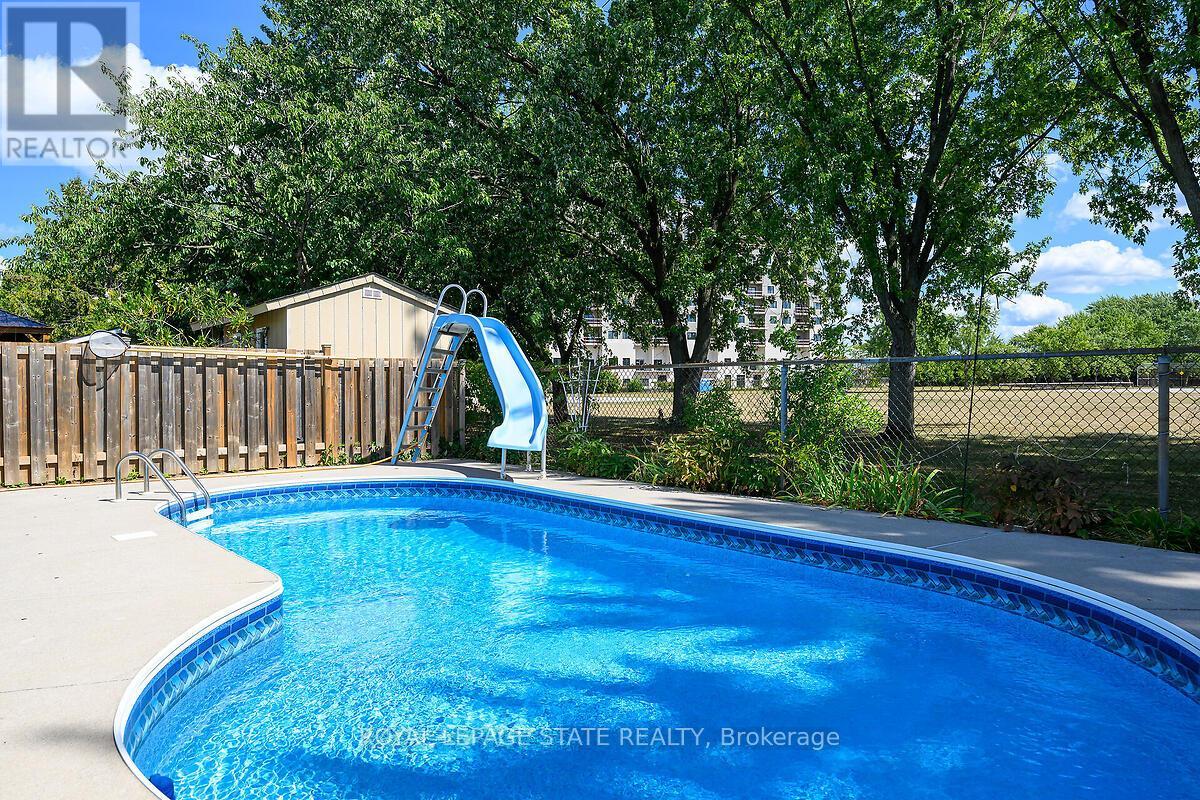 24 Oxford Street, Brantford, Ontario  N3R 5C6 - Photo 31 - X12404782