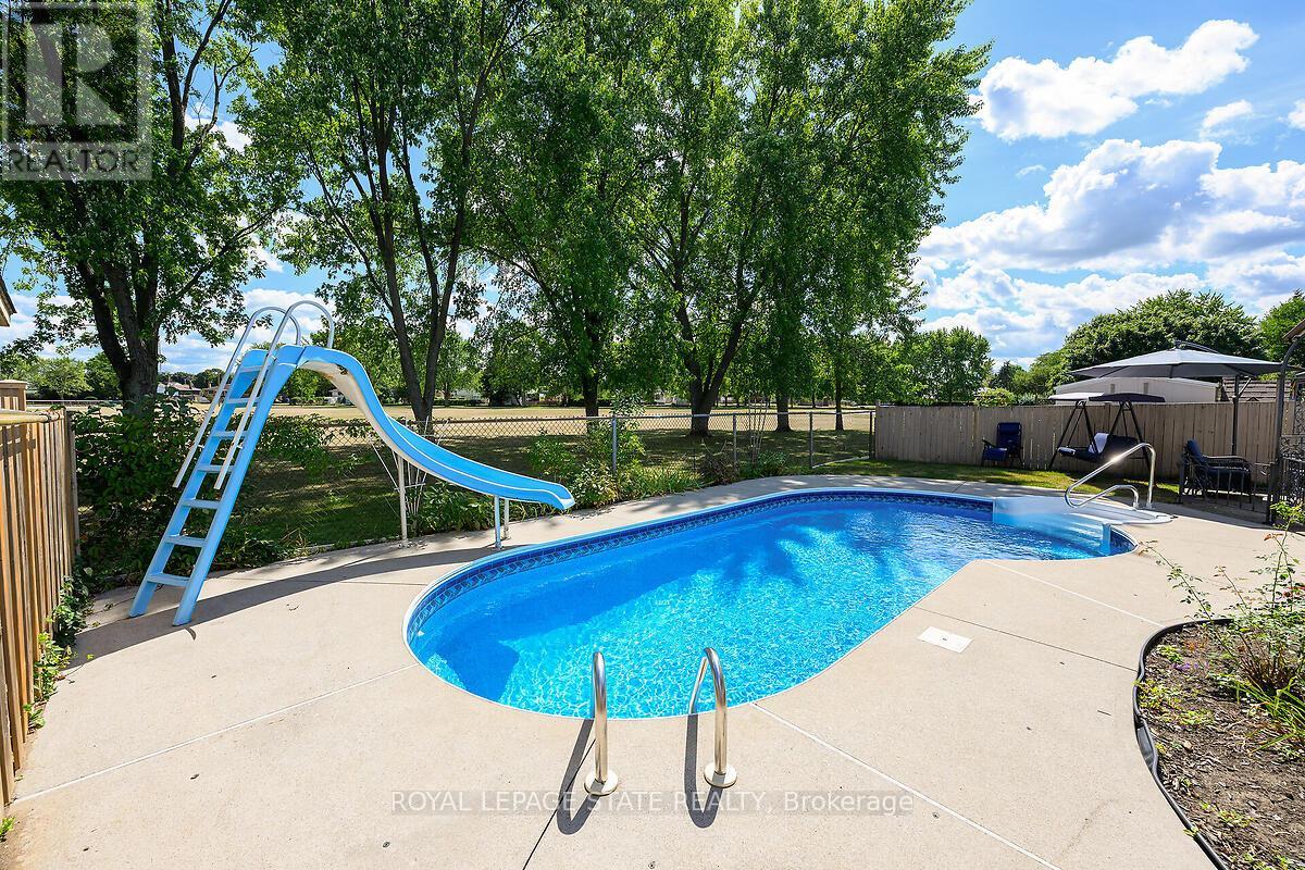 24 Oxford Street, Brantford, Ontario  N3R 5C6 - Photo 32 - X12404782