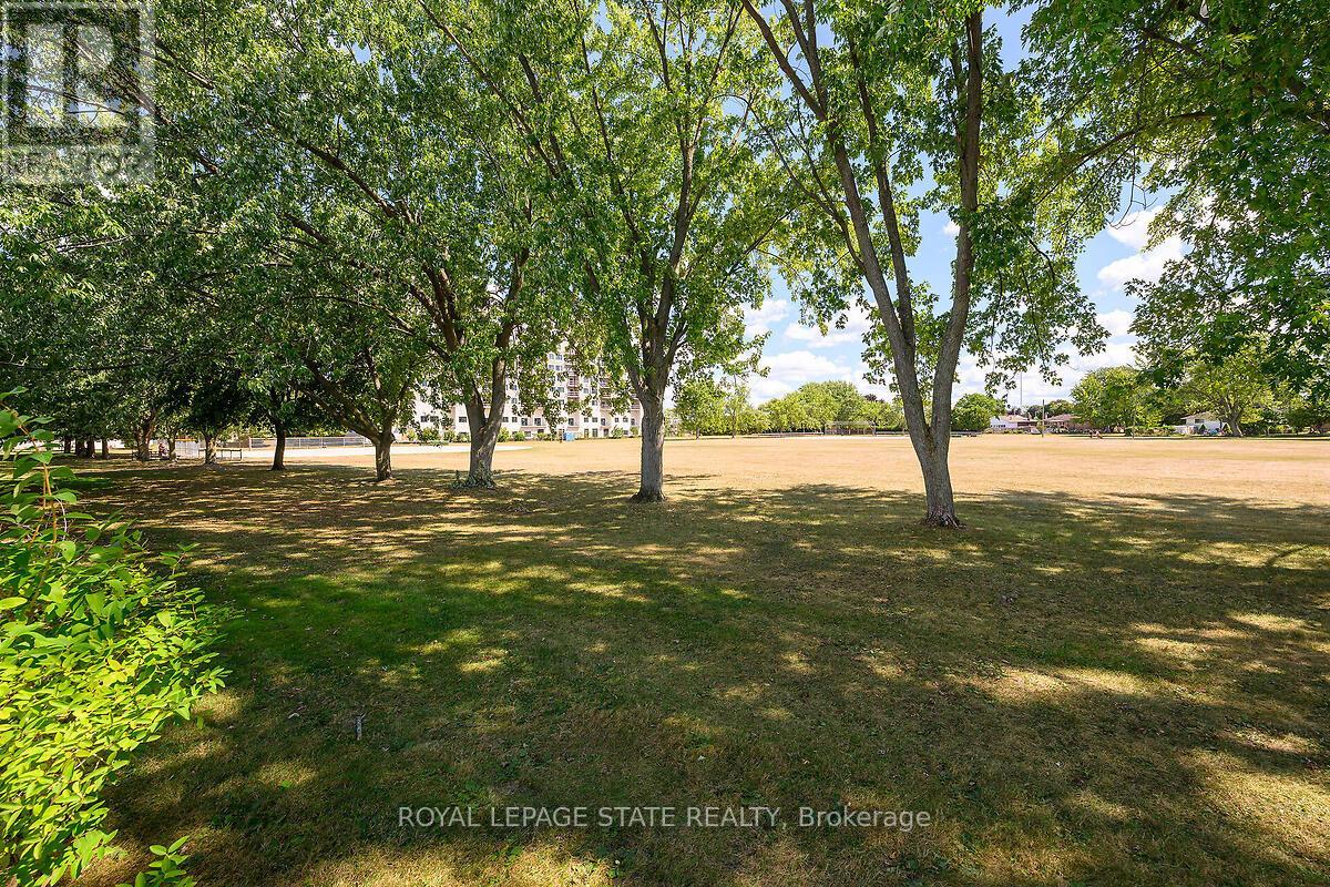 24 Oxford Street, Brantford, Ontario  N3R 5C6 - Photo 35 - X12404782