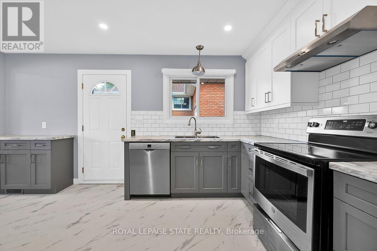 24 Oxford Street, Brantford, Ontario  N3R 5C6 - Photo 4 - X12404782