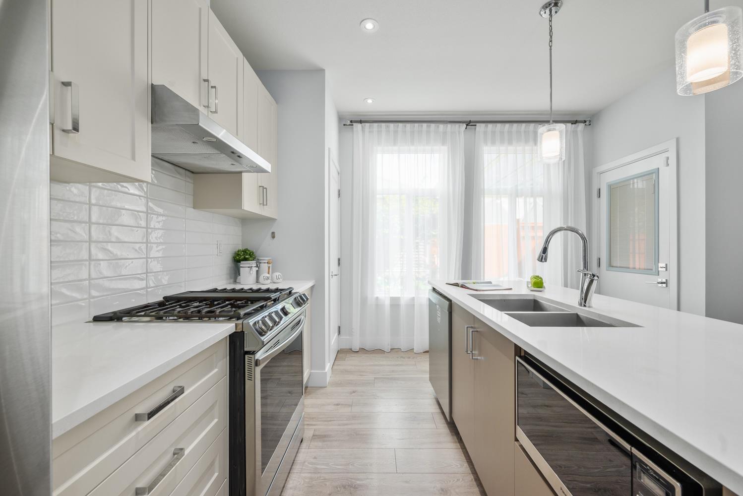7764 204 Street, Langley, British Columbia  V2Y 4K3 - Photo 5 - R3047935